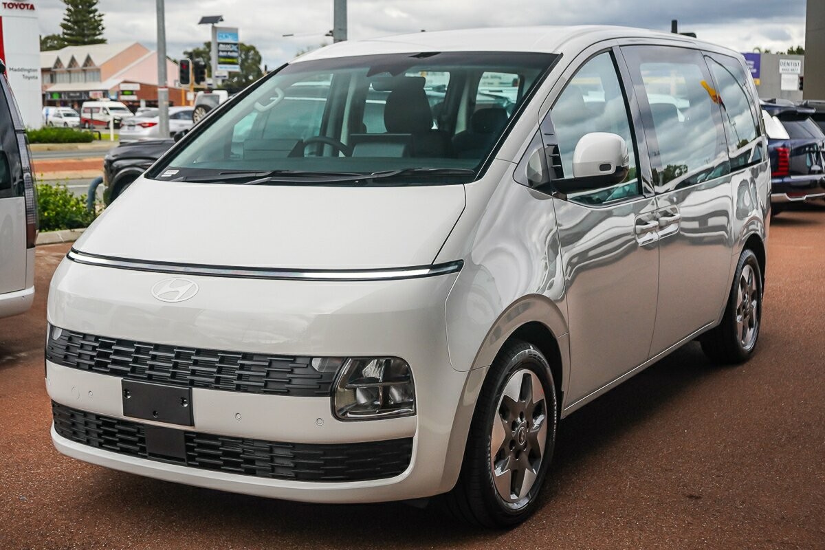 Hyundai Staria image 3