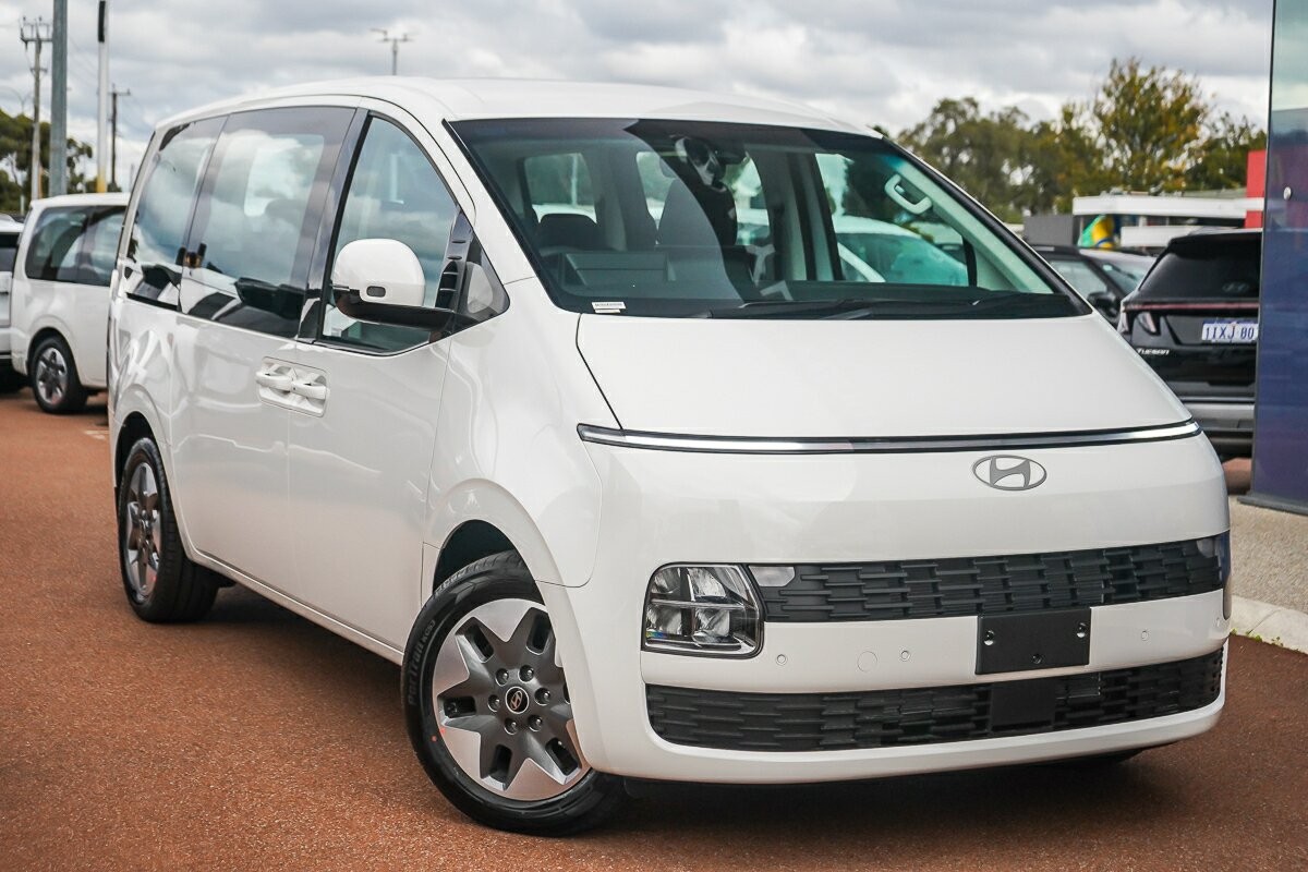 Hyundai Staria image 1