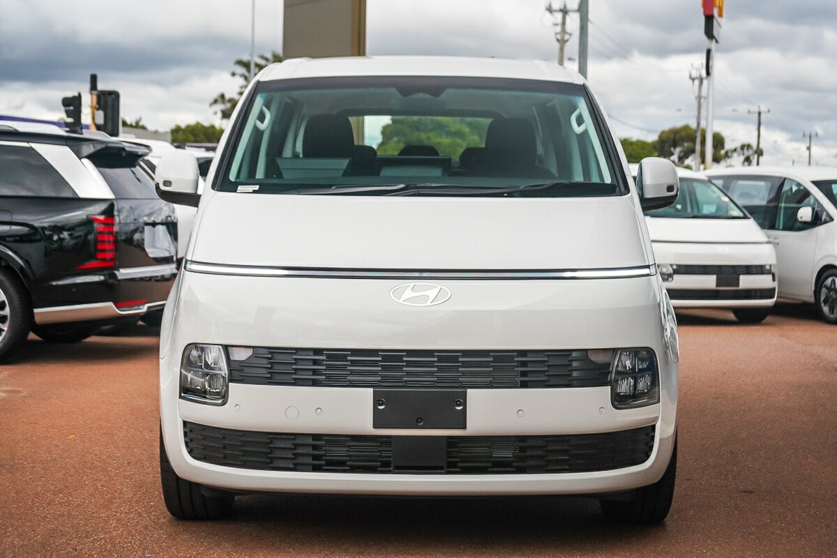 Hyundai Staria image 3