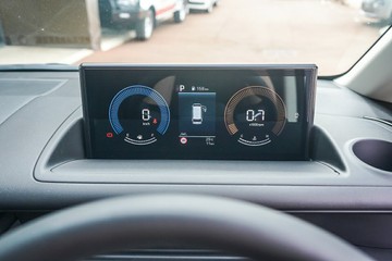 https://vehicle-cdn.autoleague.cloud/15443_620261152_17.jpg