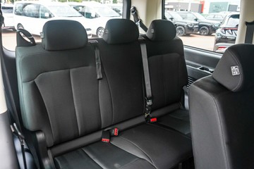 https://vehicle-cdn.autoleague.cloud/15443_620261152_22.jpg