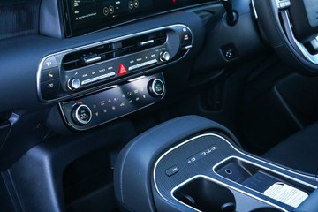https://vehicle-cdn.autoleague.cloud/15443_620261199_23.jpg