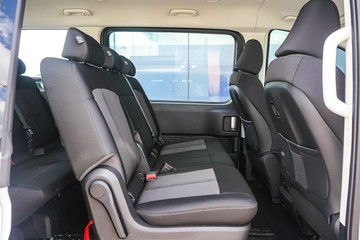 https://vehicle-cdn.autoleague.cloud/15443_620261212_11.jpg