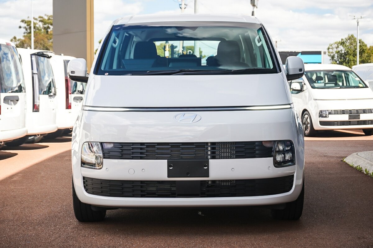 Hyundai Staria image 3