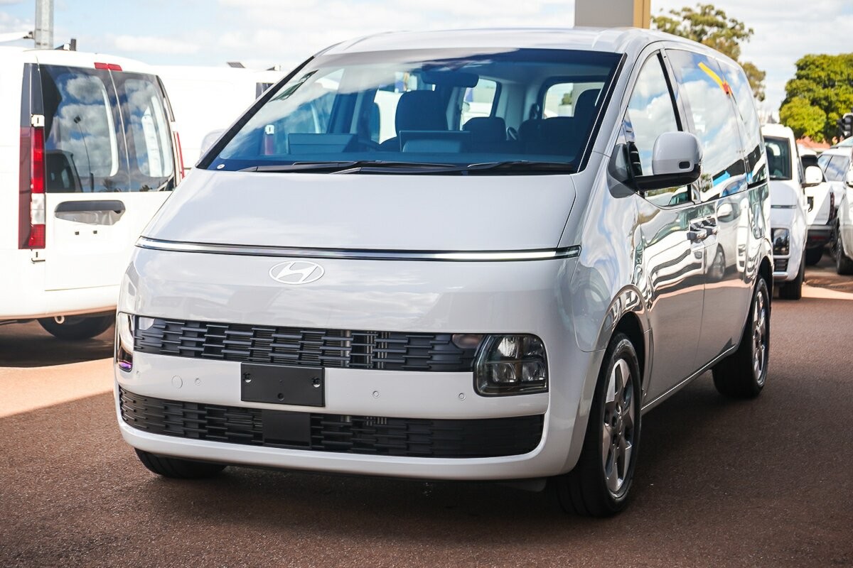 Hyundai Staria image 4