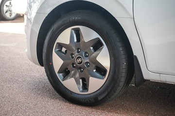 https://vehicle-cdn.autoleague.cloud/15443_620261212_5.jpg