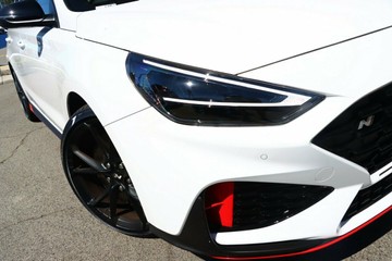 https://vehicle-cdn.autoleague.cloud/15443_620261281_2.jpg