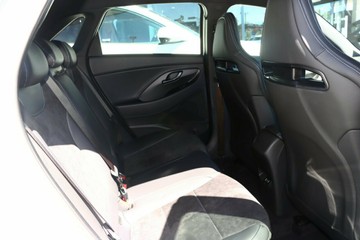 https://vehicle-cdn.autoleague.cloud/15443_620261281_5.jpg