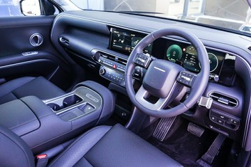 https://vehicle-cdn.autoleague.cloud/15443_620261979_13.jpg