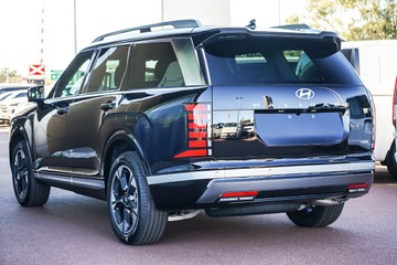 https://vehicle-cdn.autoleague.cloud/15443_620261979_6.jpg