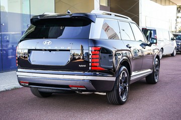 https://vehicle-cdn.autoleague.cloud/15443_620261979_8.jpg