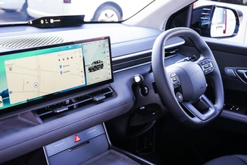 https://vehicle-cdn.autoleague.cloud/15443_620262835_22.jpg