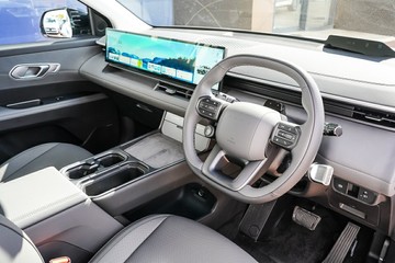 https://vehicle-cdn.autoleague.cloud/15443_620262841_12.jpg