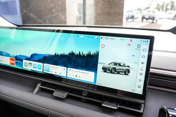 https://vehicle-cdn.autoleague.cloud/15443_620262841_17.jpg
