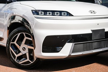 https://vehicle-cdn.autoleague.cloud/15443_620262841_2.jpg