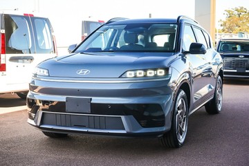 https://vehicle-cdn.autoleague.cloud/15443_620262861_4.jpg