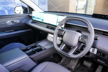 https://vehicle-cdn.autoleague.cloud/15443_620262866_13.jpg