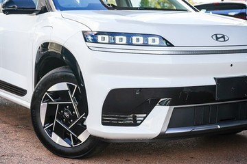 https://vehicle-cdn.autoleague.cloud/15443_620262866_2.jpg
