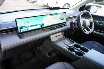 https://vehicle-cdn.autoleague.cloud/15443_620262866_20.jpg