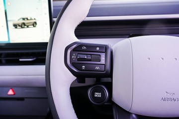 https://vehicle-cdn.autoleague.cloud/15443_620262895_15.jpg