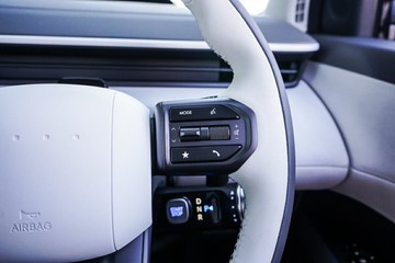 https://vehicle-cdn.autoleague.cloud/15443_620262895_16.jpg