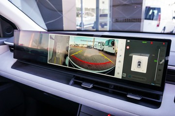 https://vehicle-cdn.autoleague.cloud/15443_620262895_19.jpg