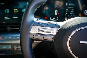 https://vehicle-cdn.autoleague.cloud/15443_620263295_14.jpg
