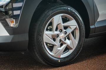 https://vehicle-cdn.autoleague.cloud/15443_620263303_5.jpg