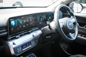 https://vehicle-cdn.autoleague.cloud/15443_620263306_21.jpg