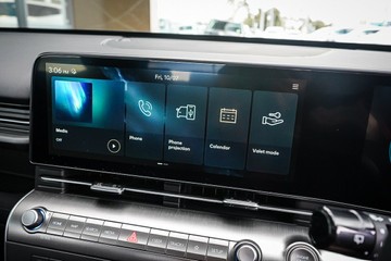 https://vehicle-cdn.autoleague.cloud/15443_620263310_17.jpg