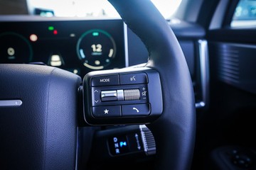 https://vehicle-cdn.autoleague.cloud/15443_620263337_17.jpg