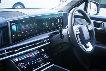 https://vehicle-cdn.autoleague.cloud/15443_620263337_22.jpg