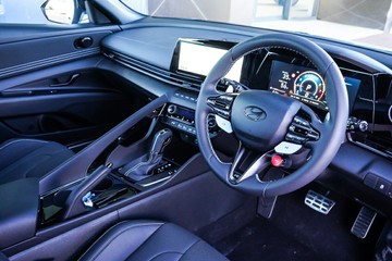 https://vehicle-cdn.autoleague.cloud/15443_620263351_13.jpg
