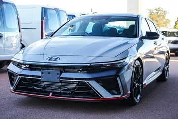https://vehicle-cdn.autoleague.cloud/15443_620263351_4.jpg