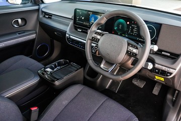 https://vehicle-cdn.autoleague.cloud/15443_620263369_12.jpg