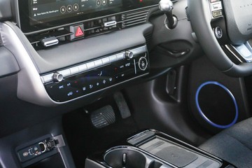 https://vehicle-cdn.autoleague.cloud/15443_620263369_23.jpg