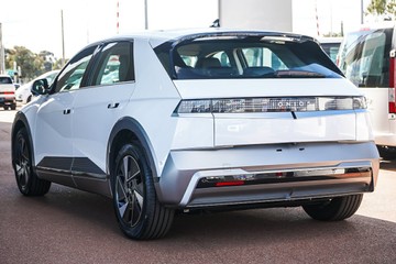 https://vehicle-cdn.autoleague.cloud/15443_620263369_6.jpg
