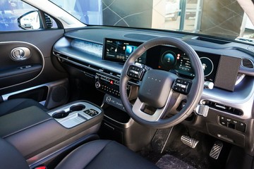 https://vehicle-cdn.autoleague.cloud/15443_620263374_13.jpg