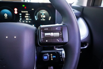 https://vehicle-cdn.autoleague.cloud/15443_620263374_17.jpg