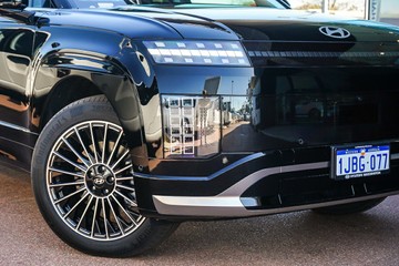 https://vehicle-cdn.autoleague.cloud/15443_620263374_2.jpg