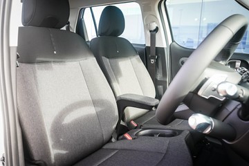 https://vehicle-cdn.autoleague.cloud/15443_620263377_13.jpg
