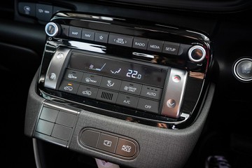 https://vehicle-cdn.autoleague.cloud/15443_620263377_18.jpg