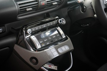 https://vehicle-cdn.autoleague.cloud/15443_620263377_21.jpg