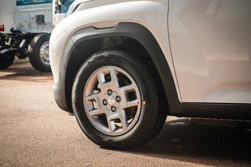 https://vehicle-cdn.autoleague.cloud/15443_620263377_5.jpg