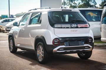 https://vehicle-cdn.autoleague.cloud/15443_620263377_6.jpg