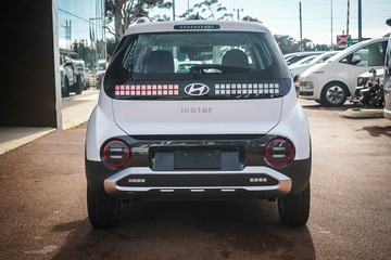 https://vehicle-cdn.autoleague.cloud/15443_620263377_7.jpg