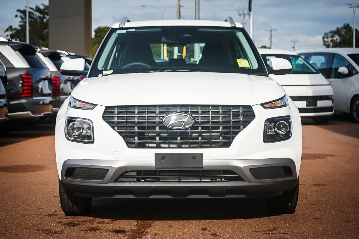 Hyundai Venue image 3