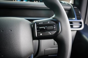 https://vehicle-cdn.autoleague.cloud/15443_620263509_17.jpg