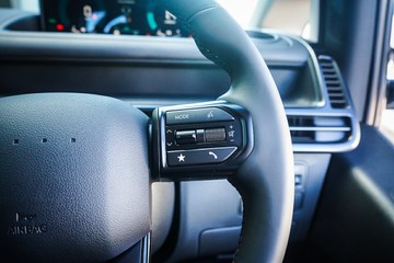 https://vehicle-cdn.autoleague.cloud/15443_620263511_17.jpg