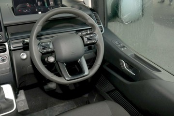 https://vehicle-cdn.autoleague.cloud/15443_620263512_11.jpg